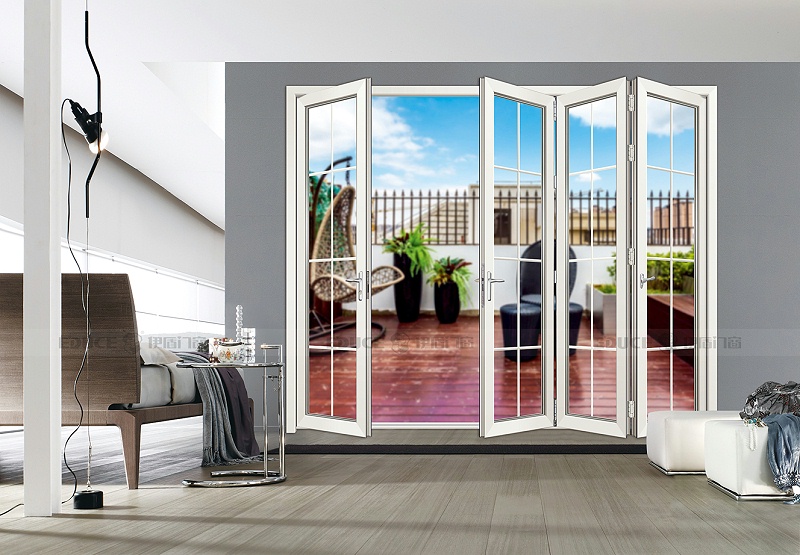 加盟系統(tǒng)門窗廠家，應(yīng)注意哪些事項(xiàng)？埃菲爾折疊門 爵士白