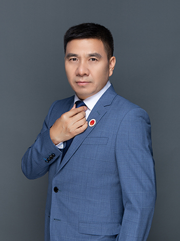 伊盾門(mén)窗企業(yè)創(chuàng)始人張龍偉